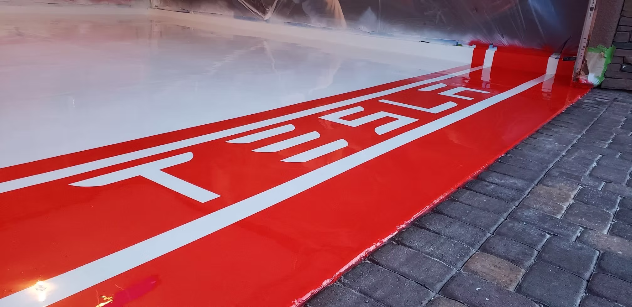TESLA EPOXY FLOOR